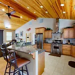 Murray Lake Retreat
